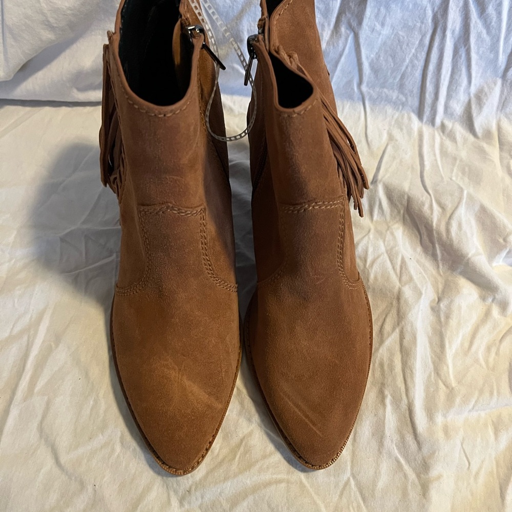 New with tags Coach brown suede fringe ankle boots booties size 9.5
